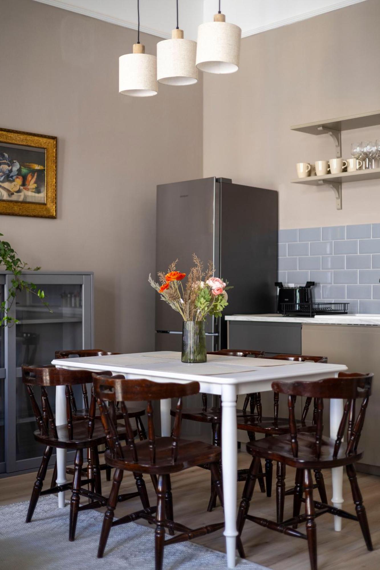 Charming Central Dream Home & Retreat By Prestige Homes ブダペスト エクステリア 写真
