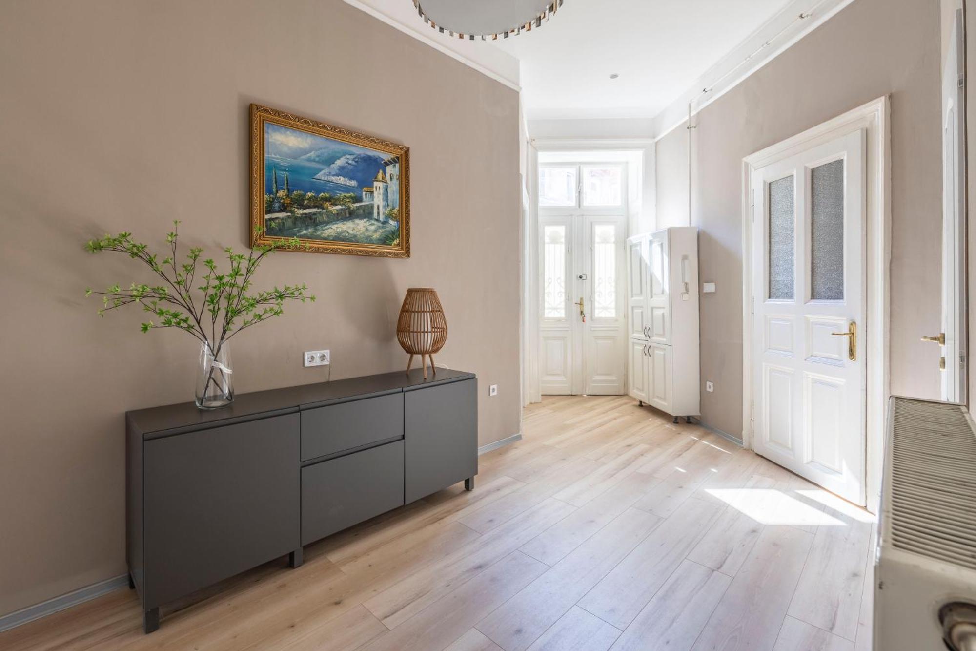 Charming Central Dream Home & Retreat By Prestige Homes ブダペスト エクステリア 写真