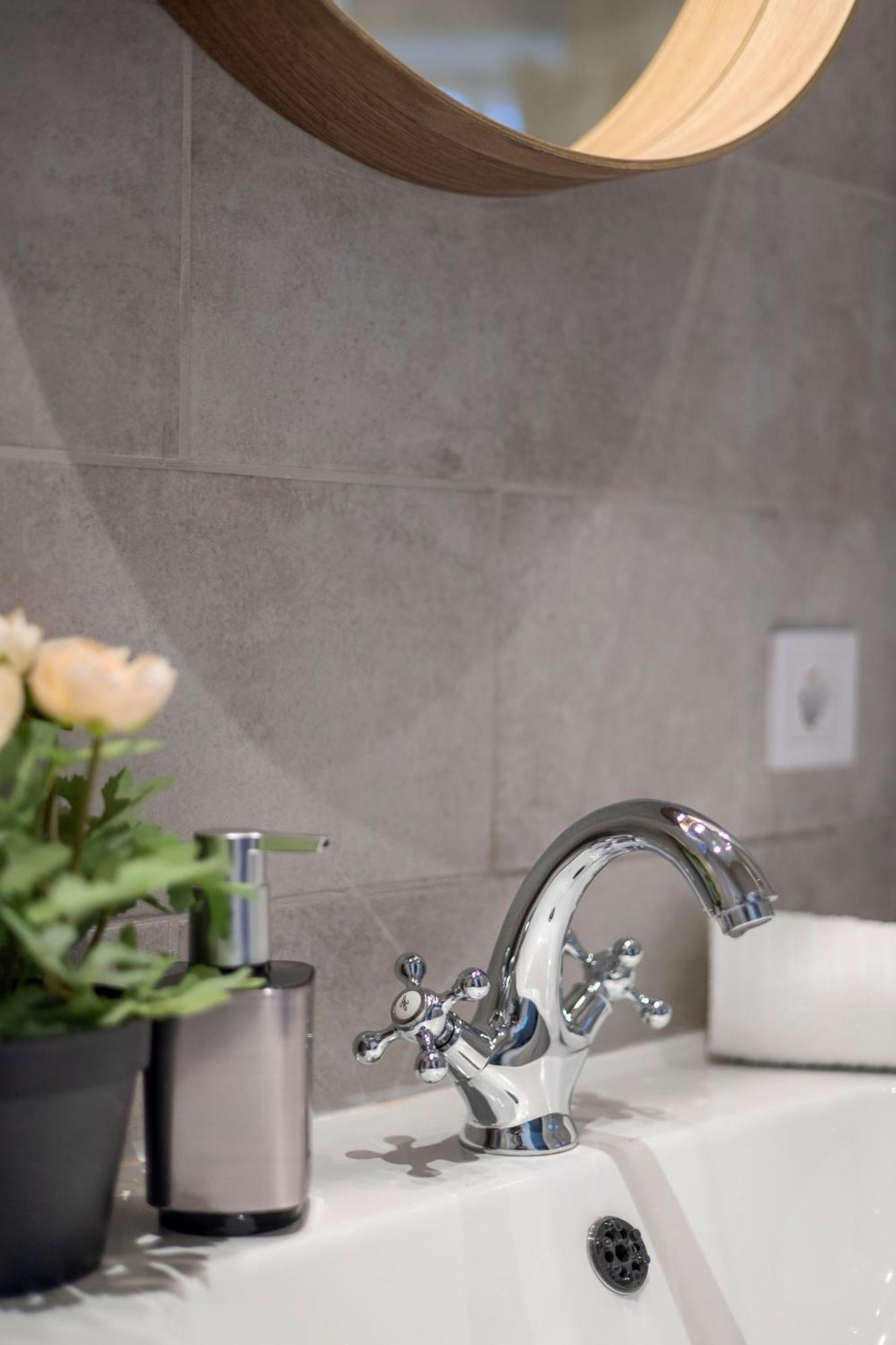 Charming Central Dream Home & Retreat By Prestige Homes ブダペスト エクステリア 写真