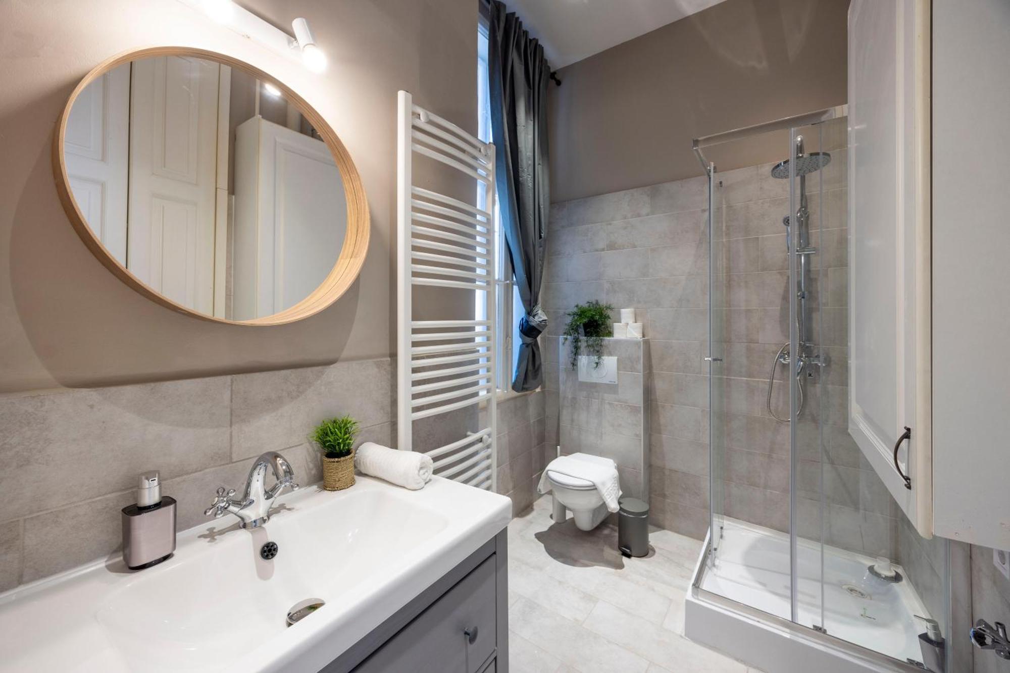 Charming Central Dream Home & Retreat By Prestige Homes ブダペスト エクステリア 写真