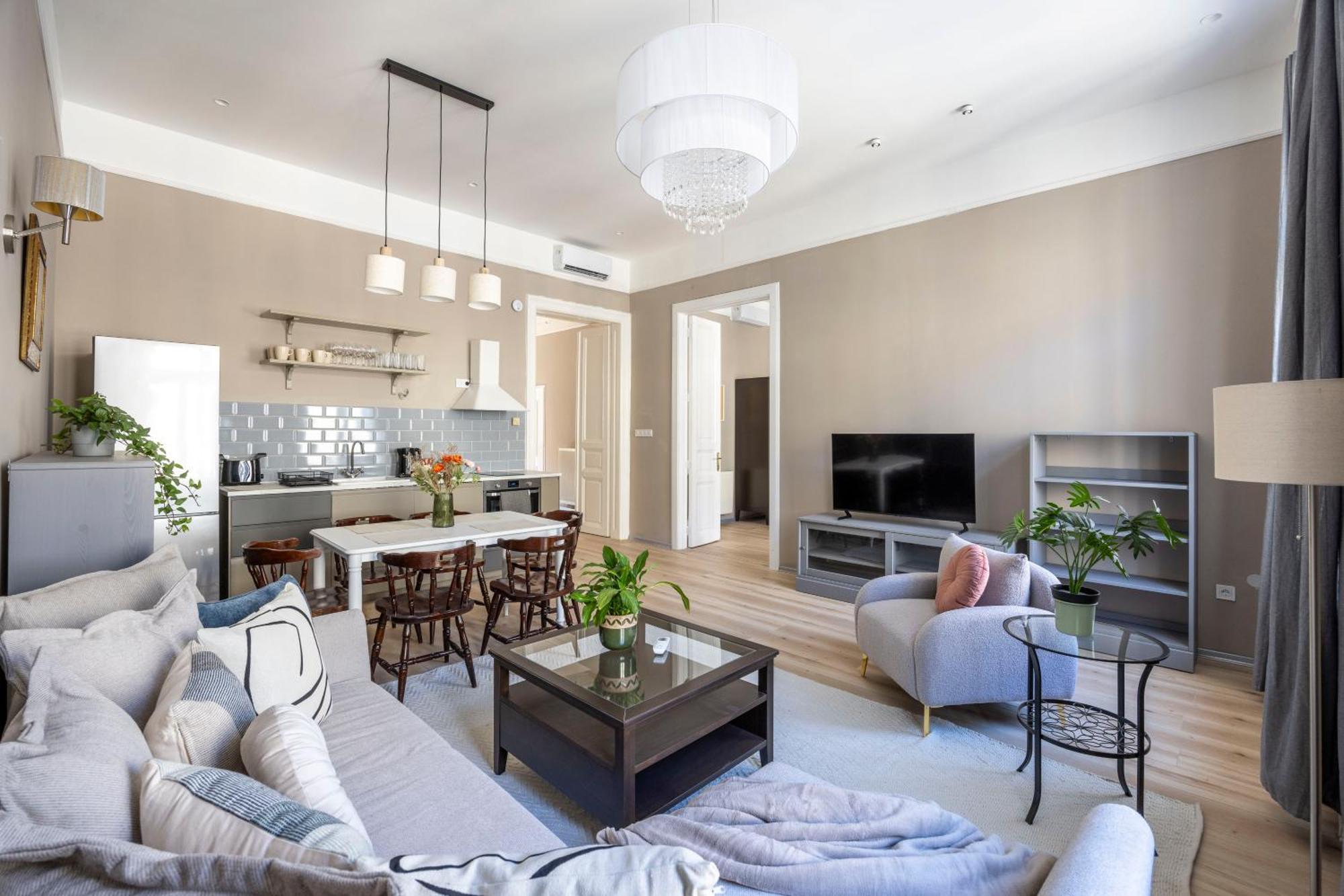 Charming Central Dream Home & Retreat By Prestige Homes ブダペスト エクステリア 写真